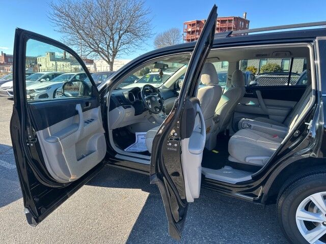 2013 Toyota Highlander  Worcester MA