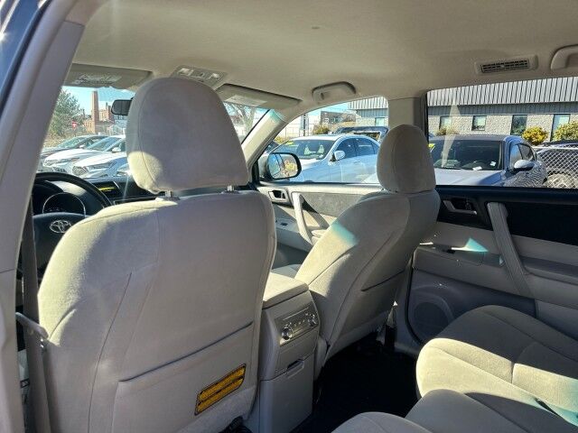 2013 Toyota Highlander  Worcester MA