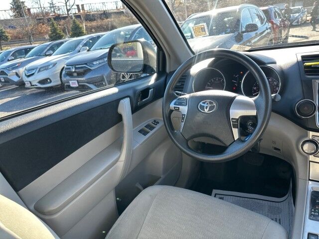 2013 Toyota Highlander  Worcester MA