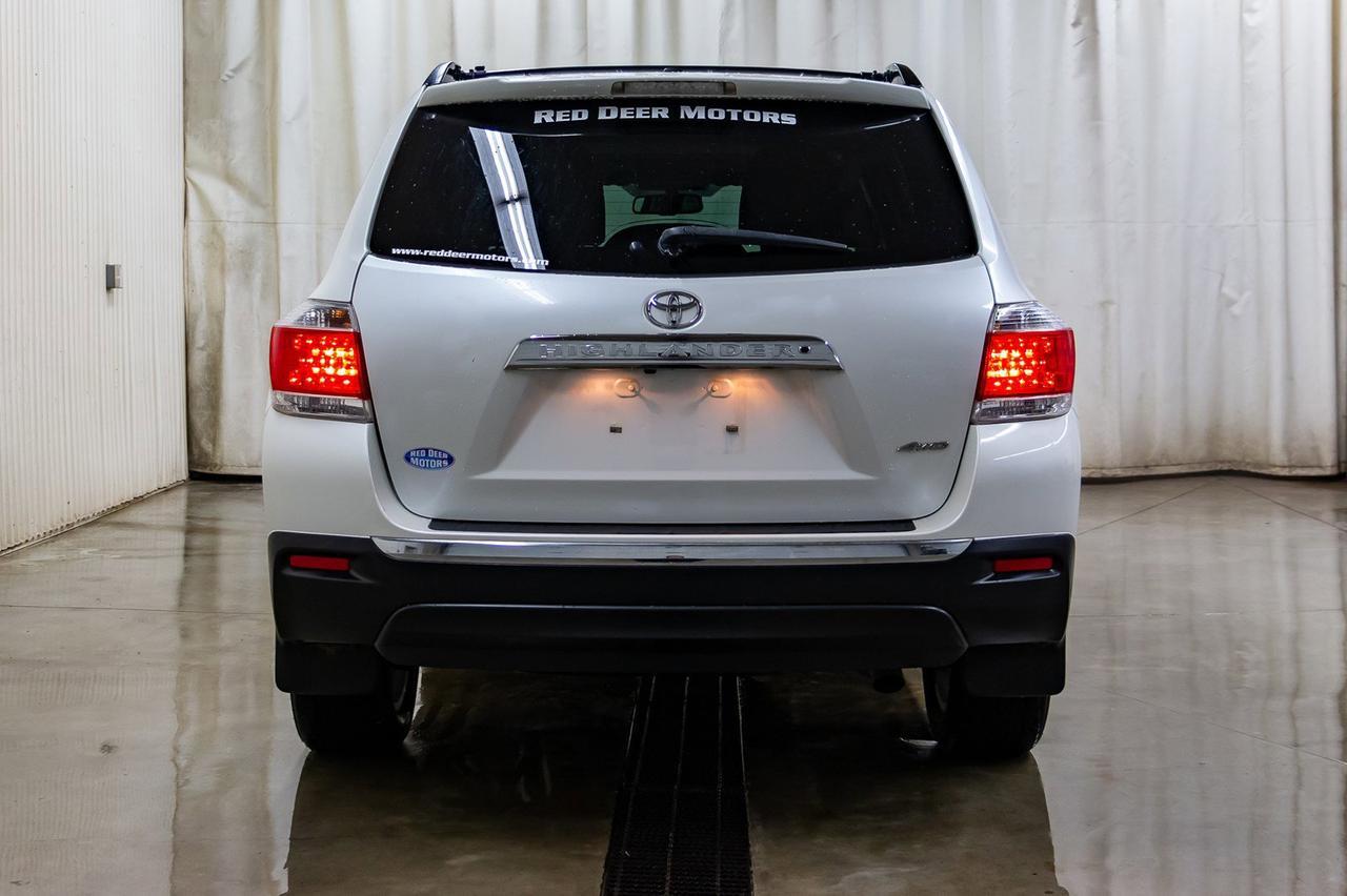 2013 Toyota Highlander AWD Limited 3rd Row Leather Roof nav Red Deer AB