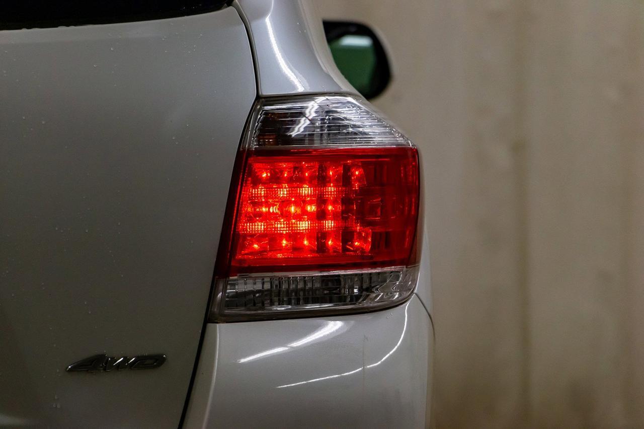 2013 Toyota Highlander AWD Limited 3rd Row Leather Roof nav Red Deer AB