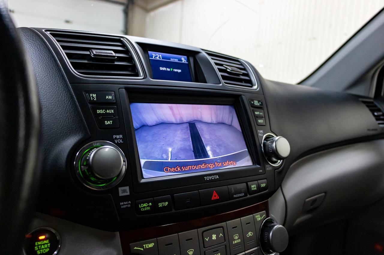 2013 Toyota Highlander AWD Limited 3rd Row Leather Roof nav Red Deer AB