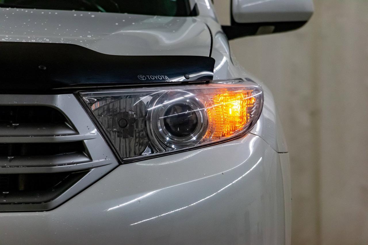 2013 Toyota Highlander AWD Limited 3rd Row Leather Roof nav Red Deer AB