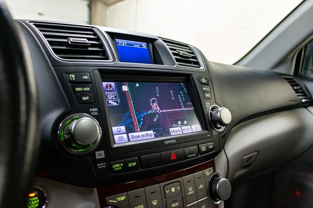 2013 Toyota Highlander AWD Limited 3rd Row Leather Roof nav Red Deer AB