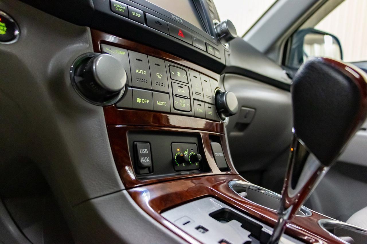 2013 Toyota Highlander AWD Limited 3rd Row Leather Roof nav Red Deer AB