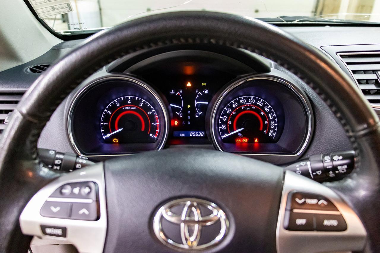 2013 Toyota Highlander AWD Limited 3rd Row Leather Roof nav Red Deer AB