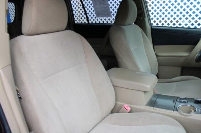 2013 Toyota Highlander PLUS 4X4 Melbourne FL