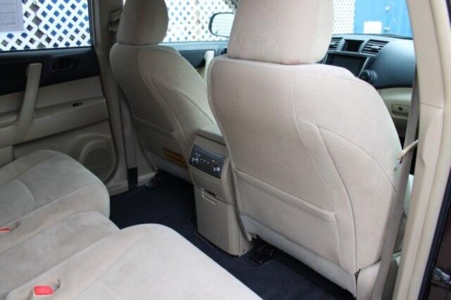 2013 Toyota Highlander PLUS 4X4 Melbourne FL