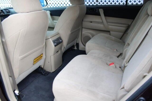 2013 Toyota Highlander PLUS 4X4 Melbourne FL