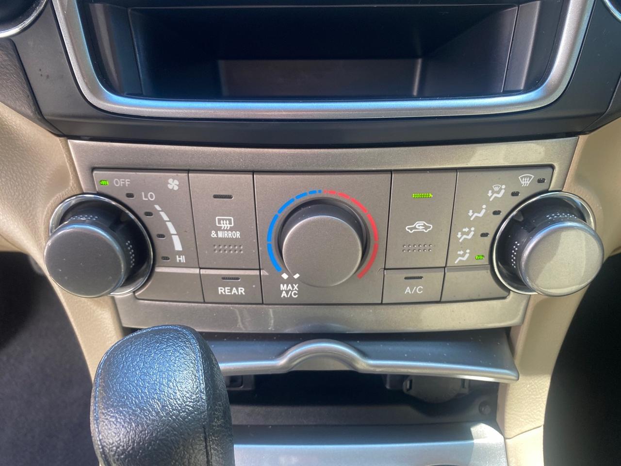 2013 Toyota Highlander Plus LOW MILES 42,200 1 OWNER Pompano Beach FL