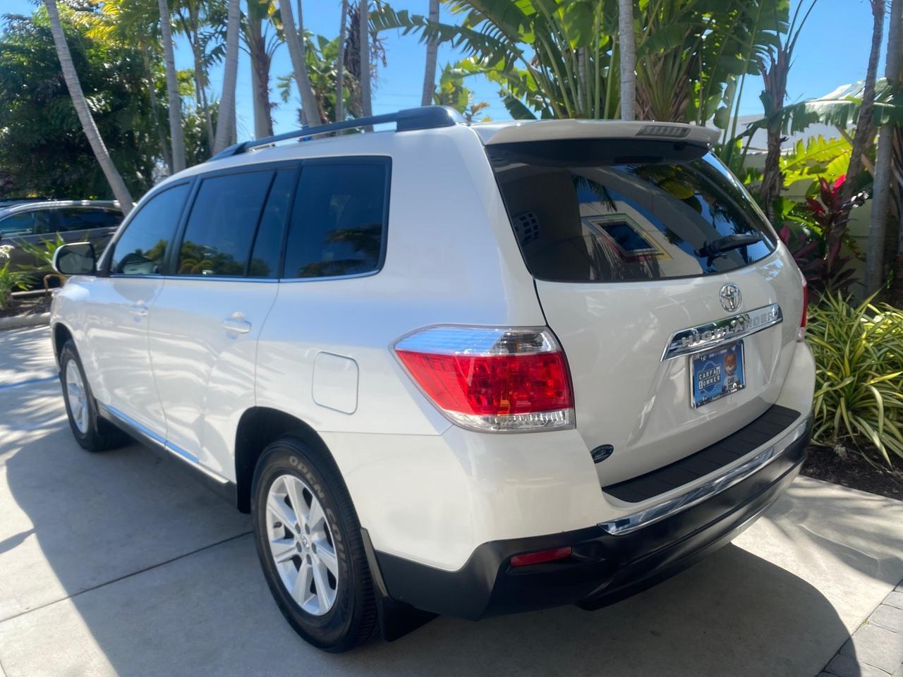 2013 Toyota Highlander Plus LOW MILES 42,200 1 OWNER Pompano Beach FL