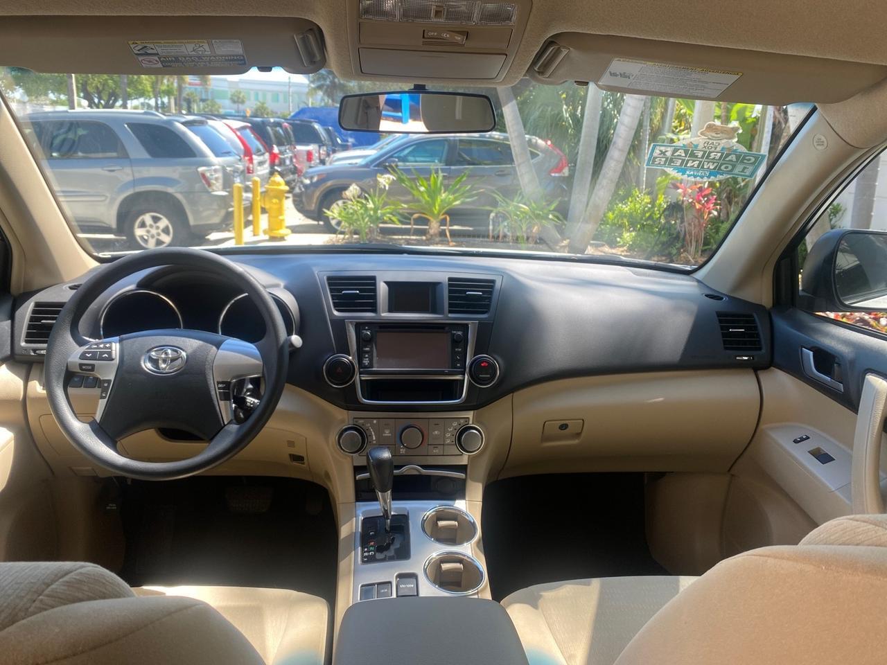 2013 Toyota Highlander Plus LOW MILES 42,200 1 OWNER Pompano Beach FL