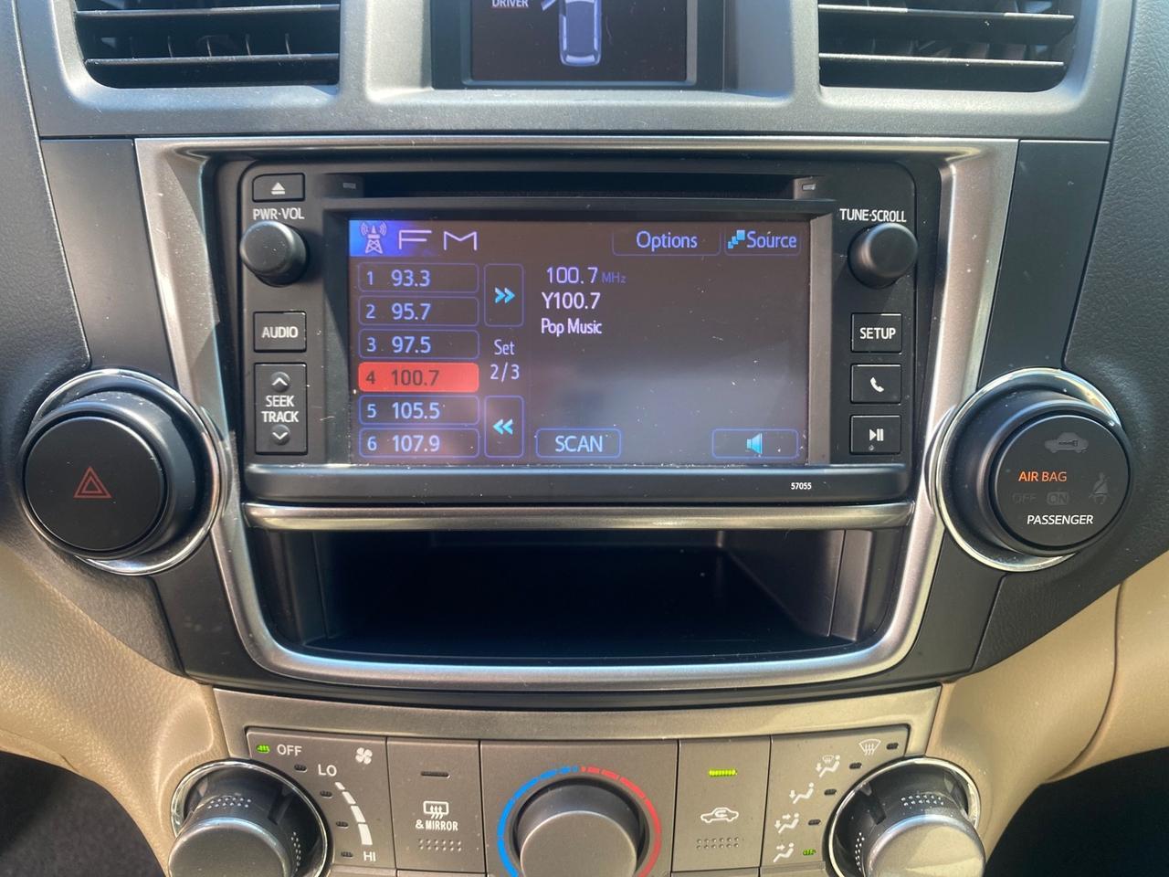 2013 Toyota Highlander Plus LOW MILES 42,200 1 OWNER Pompano Beach FL