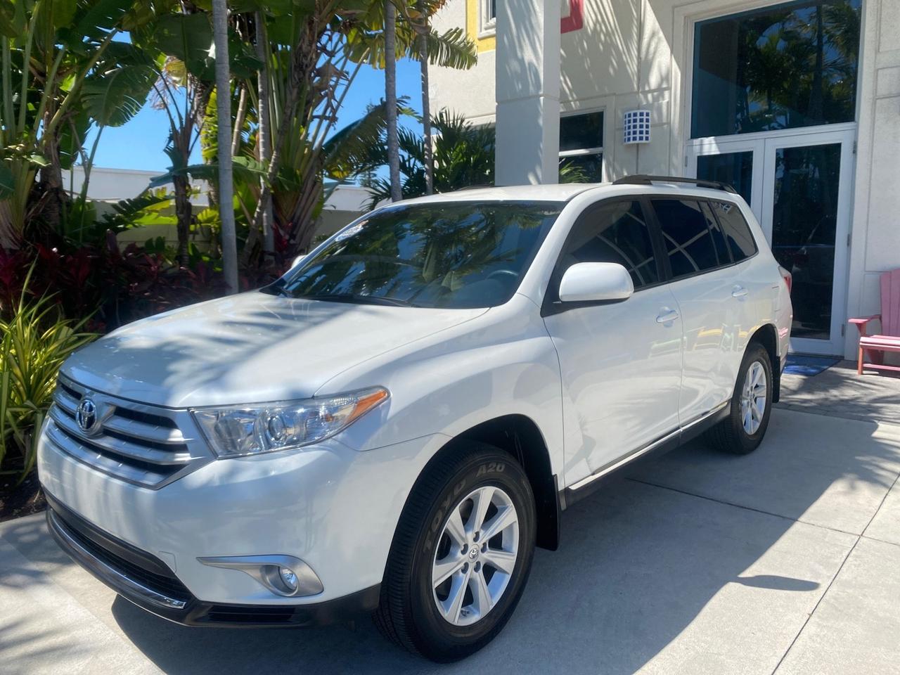 2013 Toyota Highlander Plus LOW MILES 42,200 1 OWNER Pompano Beach FL