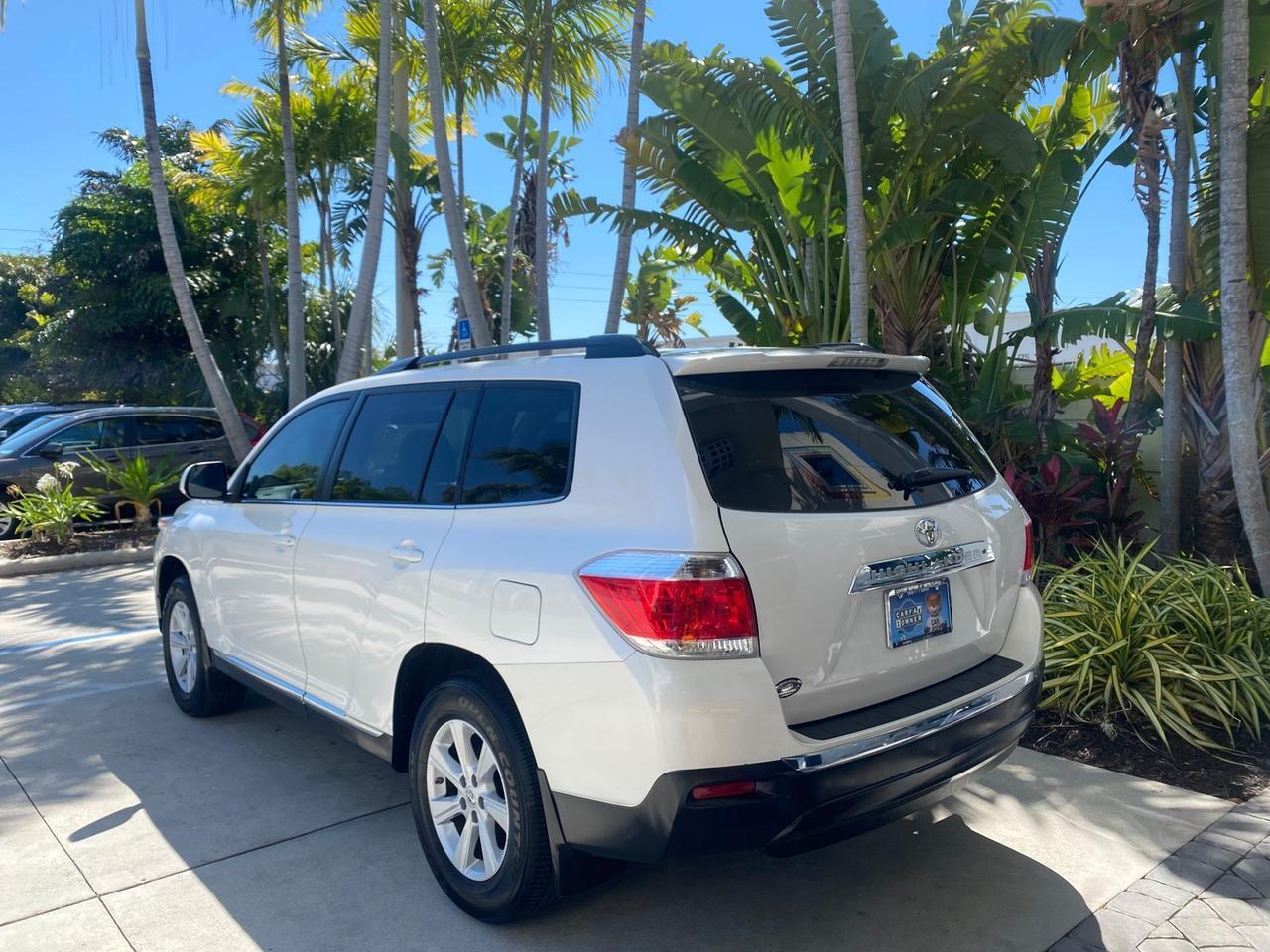 2013 Toyota Highlander Plus LOW MILES 42,200 1 OWNER Pompano Beach FL