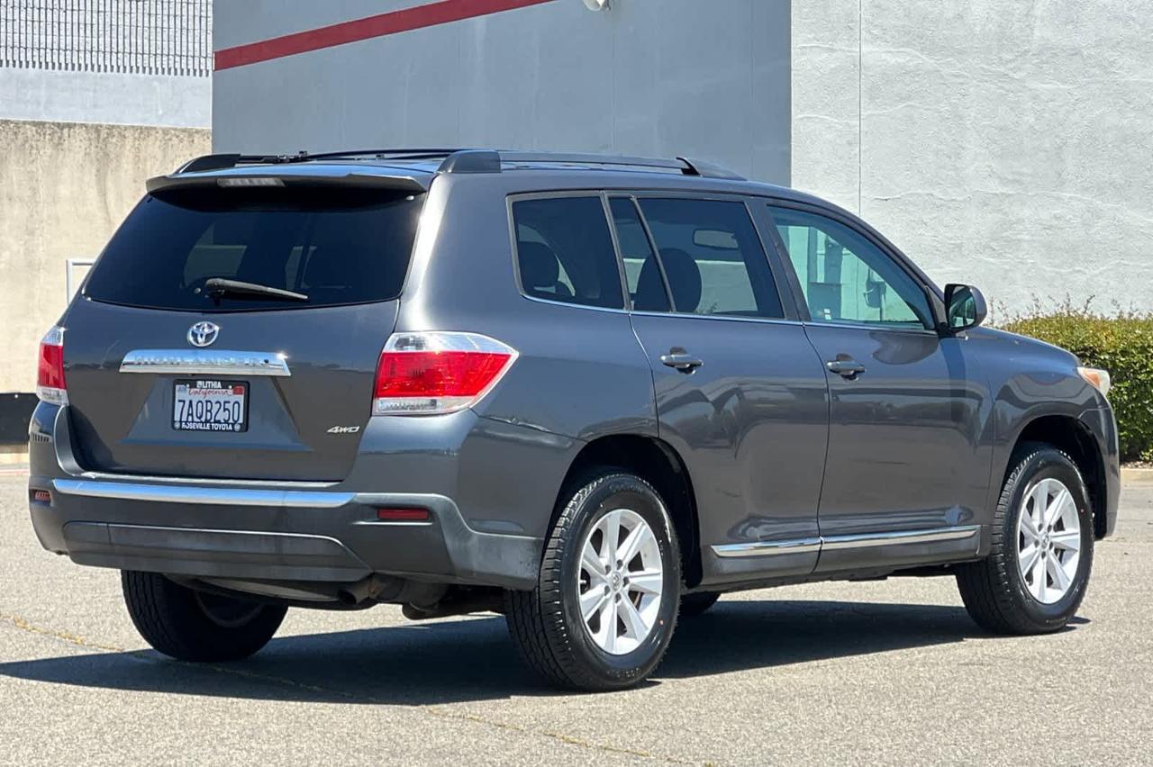 2013 Toyota Highlander SE