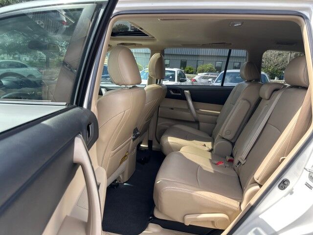 2013 Toyota Highlander SE Worcester MA