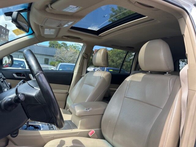 2013 Toyota Highlander SE Worcester MA