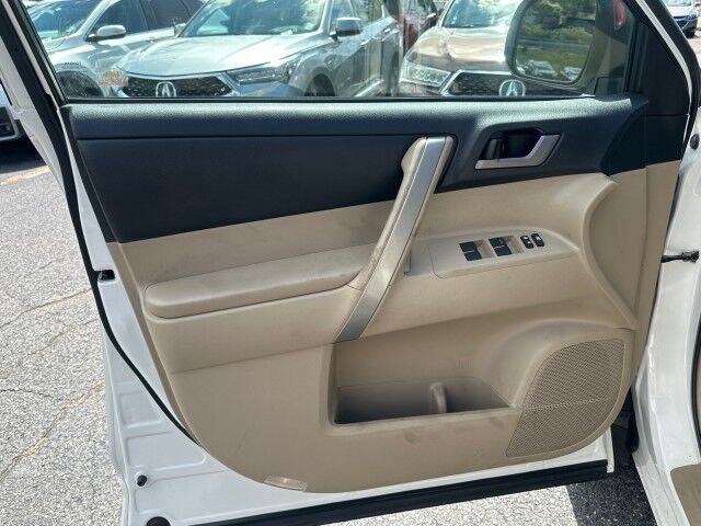 2013 Toyota Highlander SE Worcester MA