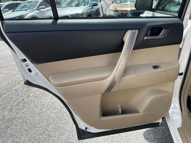 2013 Toyota Highlander SE Worcester MA