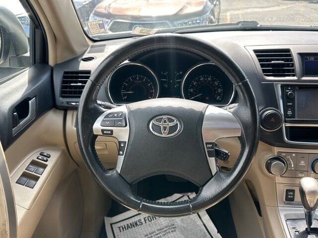 2013 Toyota Highlander SE Worcester MA