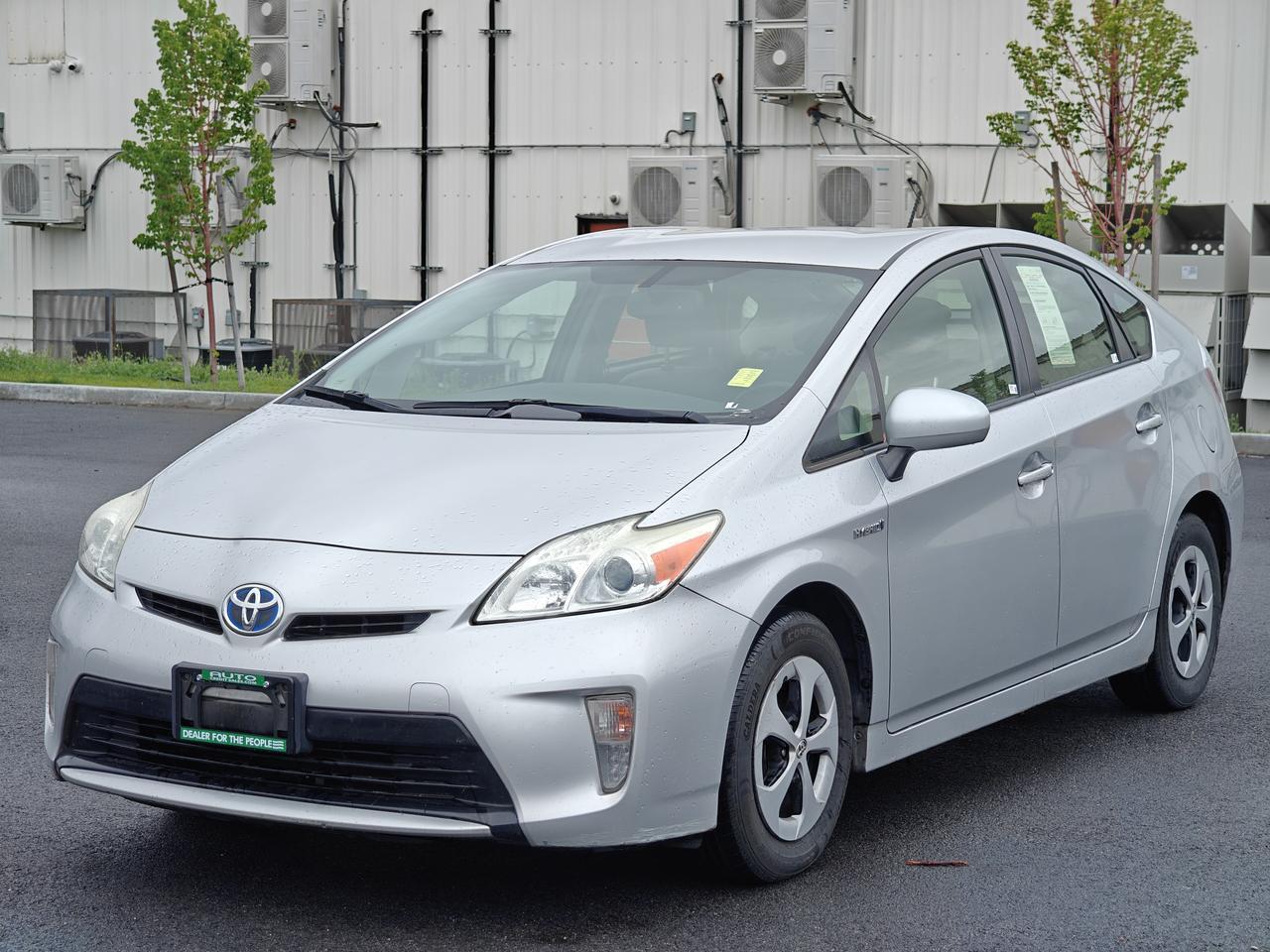 2013 Toyota Prius Four's photo