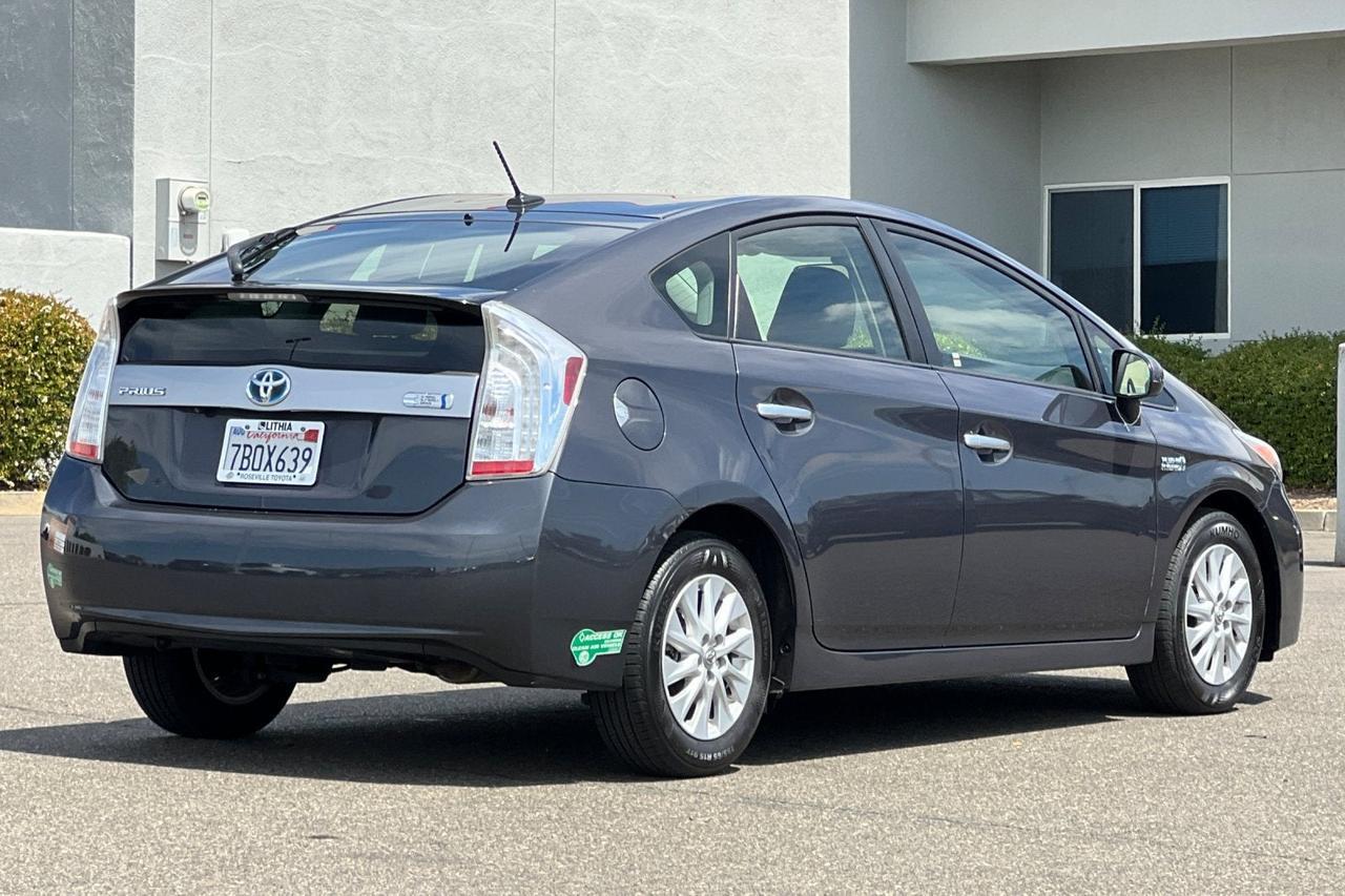 2013 Toyota Prius Plug-In Base