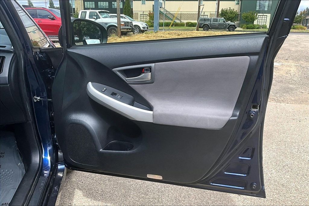 2013 Toyota Prius Two OR