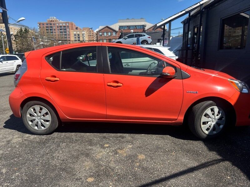 2013 Toyota Prius c Three Arlington VA