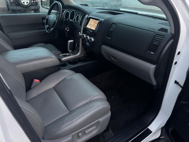 2013 Toyota Sequoia Limited photo 18