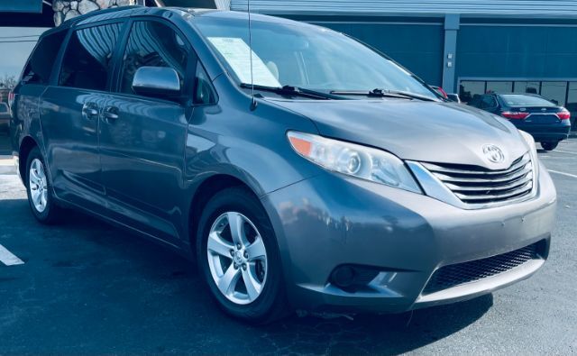 2013 Toyota Sienna- SD LE V6 7 Passenger Au