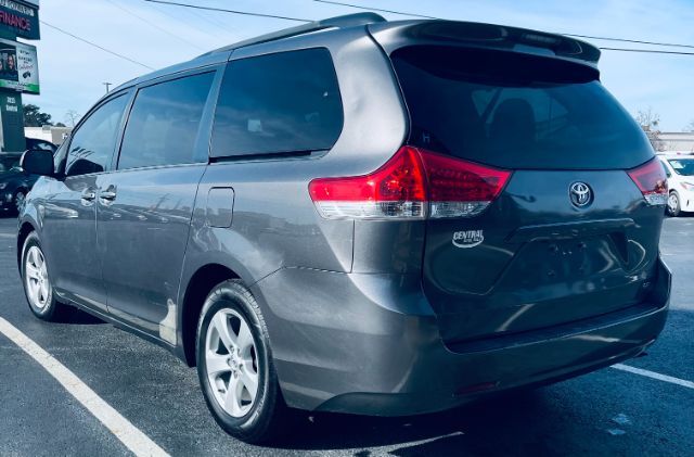 2013 Toyota Sienna- SD LE V6 7 Passenger Au