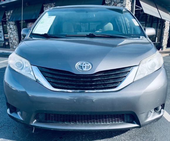 2013 Toyota Sienna- SD LE V6 7 Passenger Au Hot Springs AR
