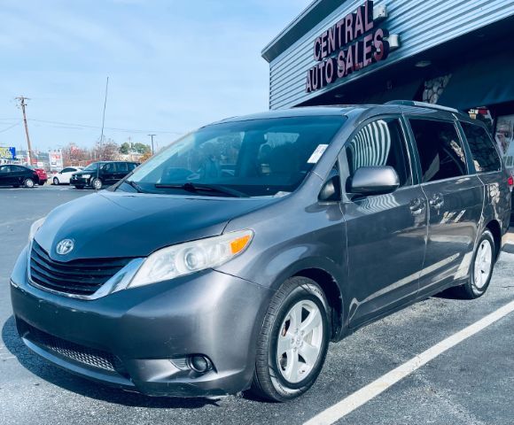 2013 Toyota Sienna- SD LE V6 7 Passenger Au