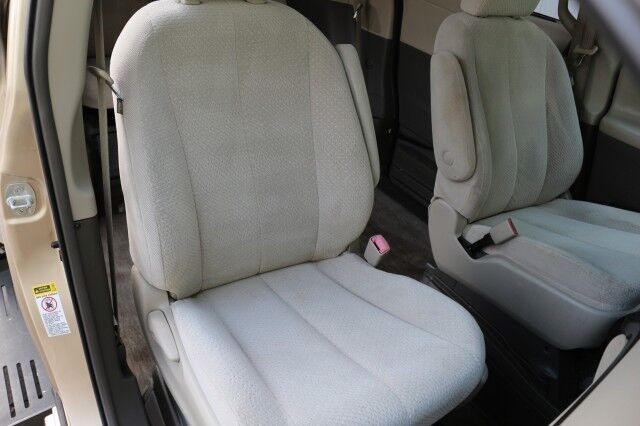 2013 Toyota Sienna LE AAS BraunAbility Wheelchair Accessible Van Knoxville TN
