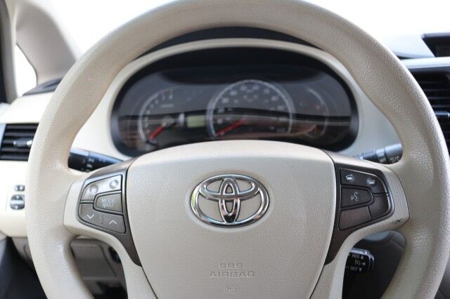 2013 Toyota Sienna LE AAS BraunAbility Wheelchair Accessible Van Knoxville TN