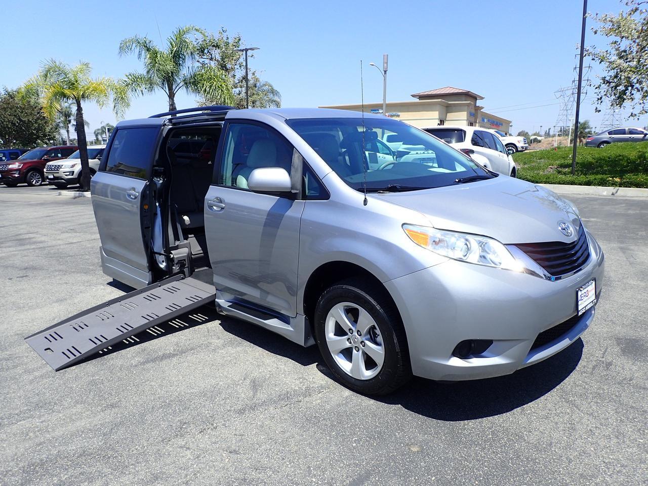 2013 Toyota Sienna LE