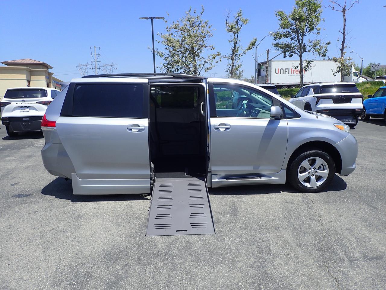 2013 Toyota Sienna LE Anaheim CA