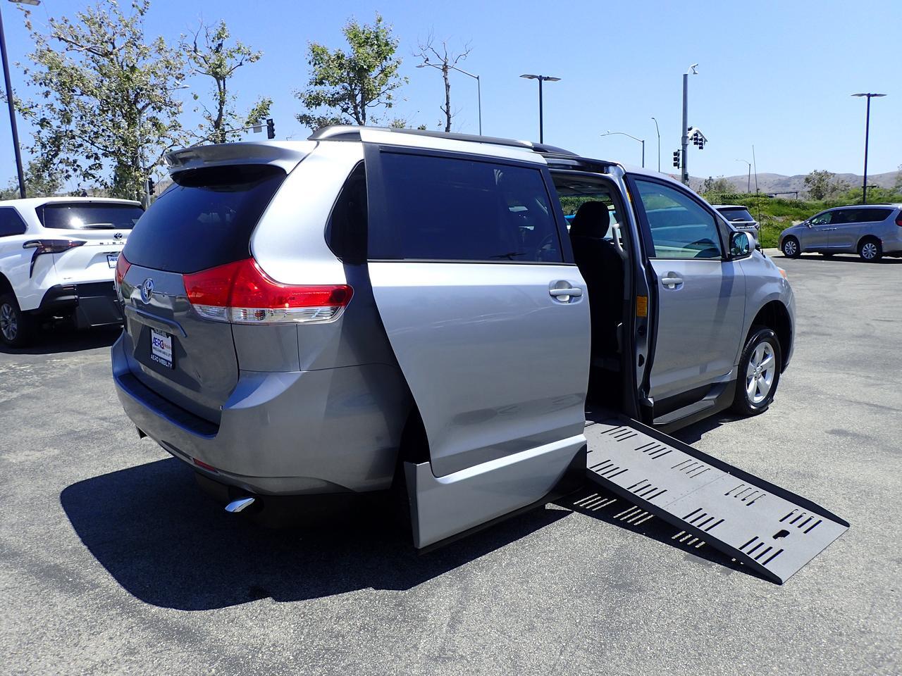 2013 Toyota Sienna LE Anaheim CA
