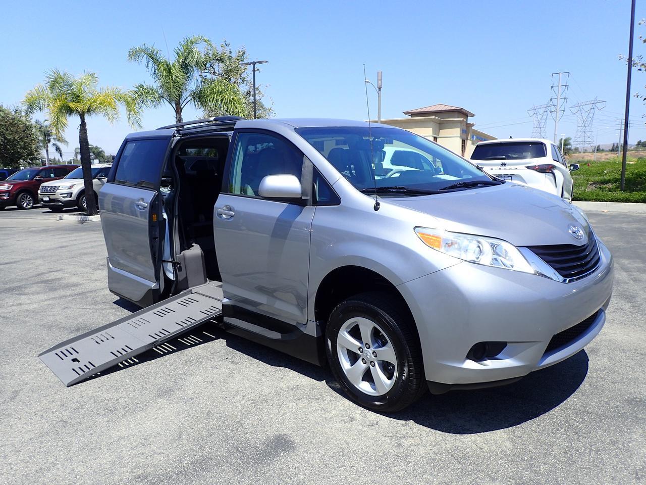 2013 Toyota Sienna LE