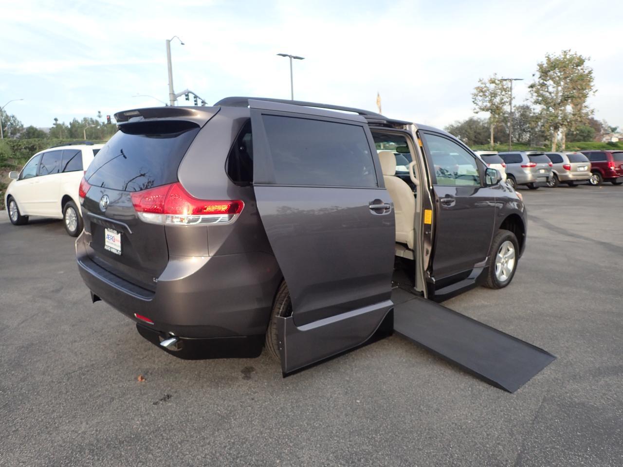 2013 Toyota Sienna LE Anaheim CA