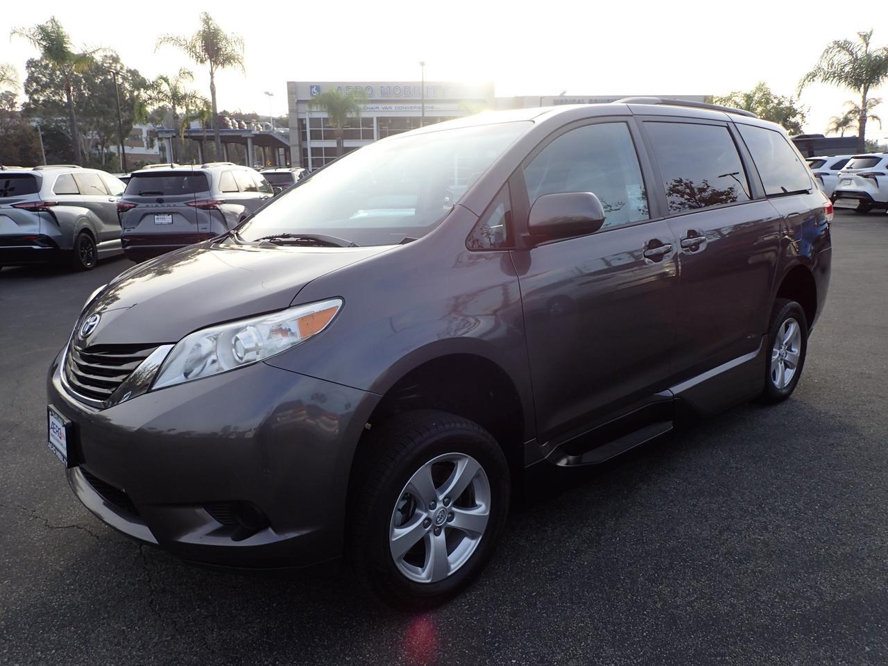 2013 Toyota Sienna LE