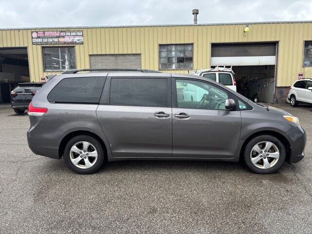 2013 Toyota Sienna LE Cleveland OH