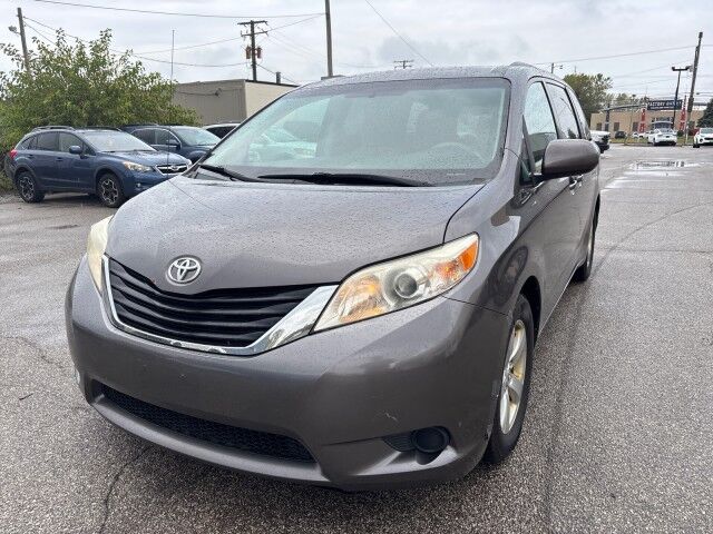 2013 Toyota Sienna LE Cleveland OH