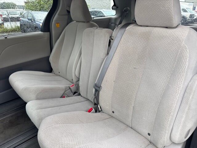 2013 Toyota Sienna LE Cleveland OH