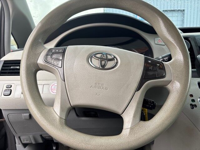 2013 Toyota Sienna LE Cleveland OH