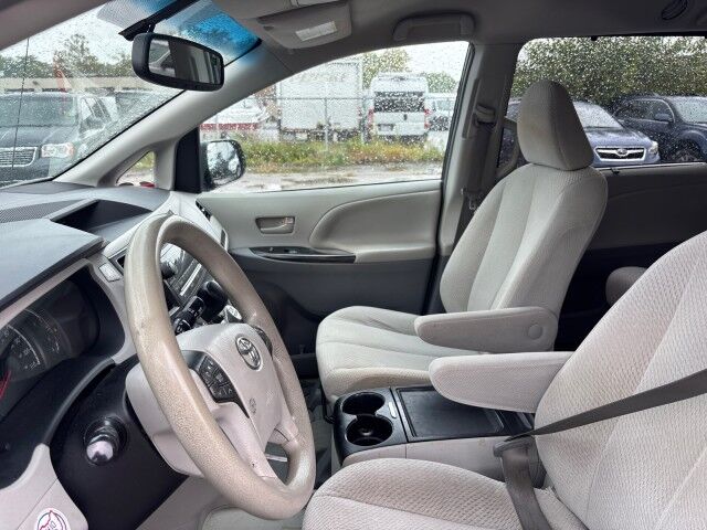2013 Toyota Sienna LE Cleveland OH