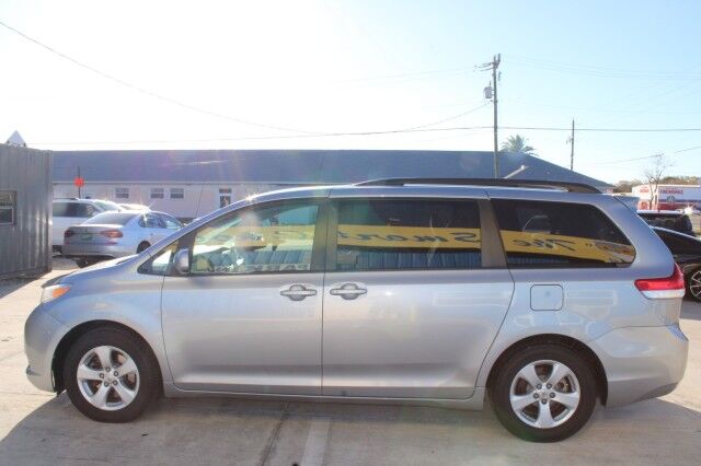 2013 Toyota Sienna LE Melbourne FL
