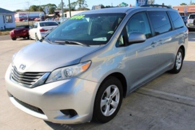 2013 Toyota Sienna LE