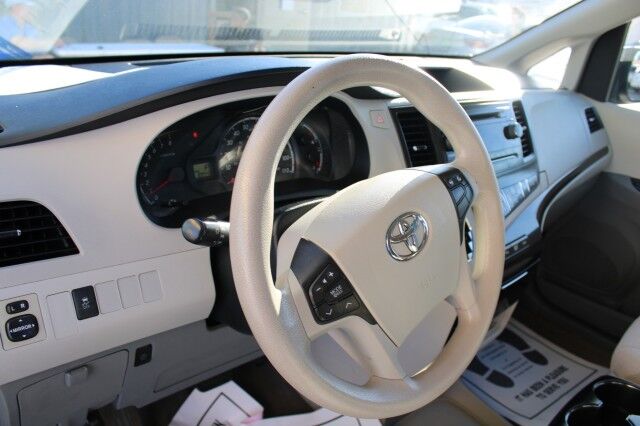 2013 Toyota Sienna LE Melbourne FL